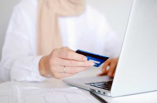 Online Payments For Small Business: 7 Smart Ways To Get Paid Faster
