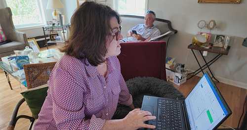 Couple faces retirement fears amid market swings: "We don