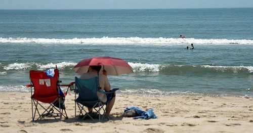 Americans search for relief from extreme heat impacting parts of country