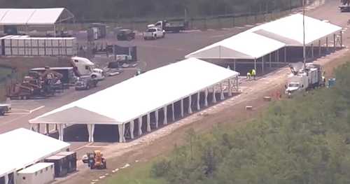 Why some Florida Trump supporters are pushing back against "Alligator Alcatraz"