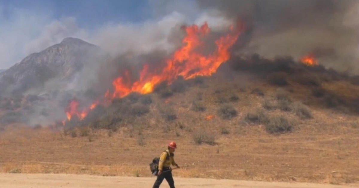 California Canyon Fire spreads