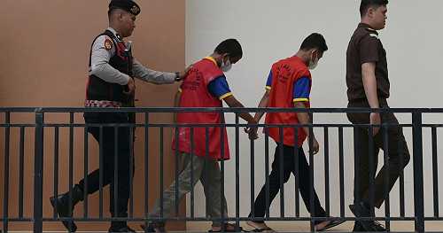 Indonesia court sentences 2 men to 80 lashes each for what it decided was gay sex