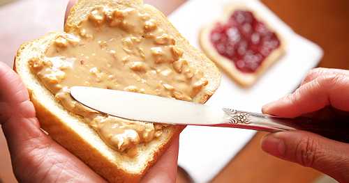 School lunch costs are rising alongside food inflation, a new report shows