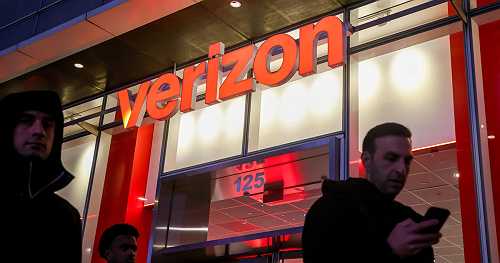 Verizon offers customers a $20 credit after Wednesday