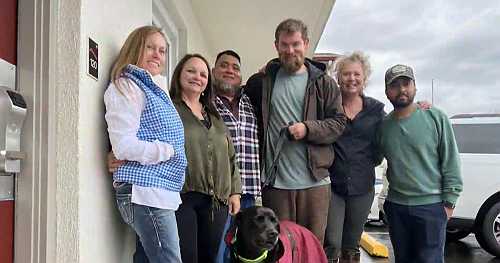 Strangers come together to help a man and his dog during South Carolina winter storm: "What you saw is humanity"