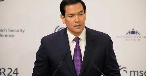 Rubio sticks to Trump