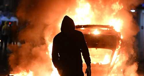 Anti-immigrant violence erupts in Northern Ireland for second night