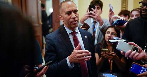 Hakeem Jeffries sets record for longest House speech before vote on Trump