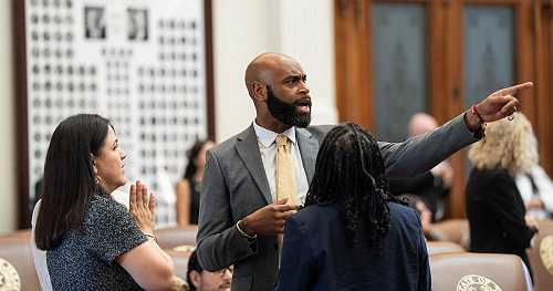 Latest news on the Texas, California redistricting fights