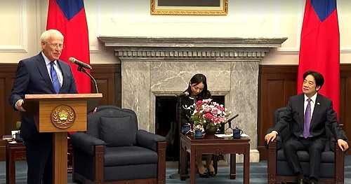 Senior U.S. Senator visits Taiwan, calls it "a free country" with "right to remain free" as China threat looms