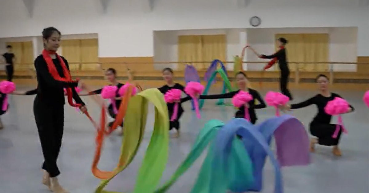 Behind the scenes of Shen Yun