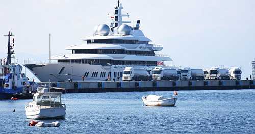 U.S. to auction seized Russian yacht worth hundreds of millions