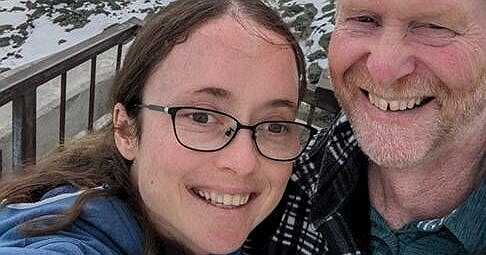 Hiker found dead, his daughter still missing on Maine