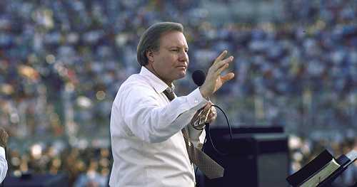 Jimmy Swaggart, popular televangelist who apologized for sex scandal, dies at age 90
