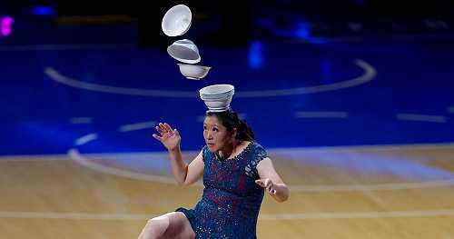 Red Panda, popular unicycle performer, injured in fall at halftime of Fever-Lynx game