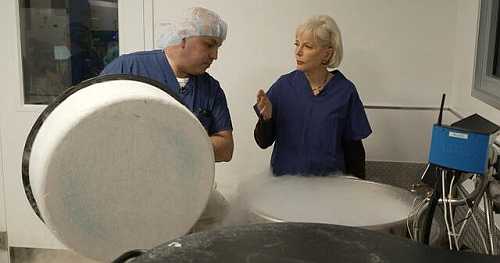 Egg freezing offers options for women, despite cost and concerns | 60 Minutes