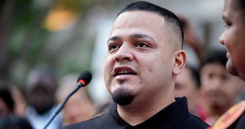 Judge blocks immediate deportation of Kilmar Abrego Garcia to Uganda