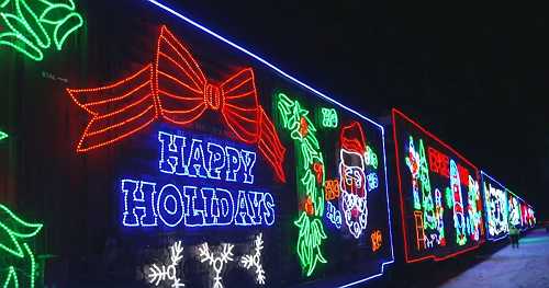 Holiday train delivers Christmas cheer to U.S. and Canada