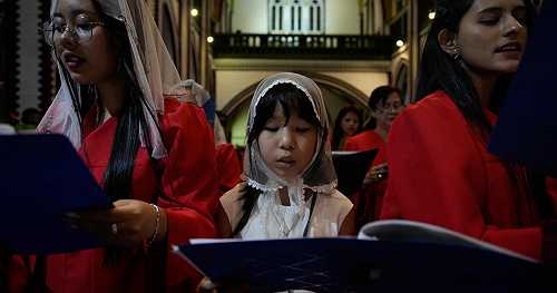 Photos of ways Christmas is celebrated all around the world