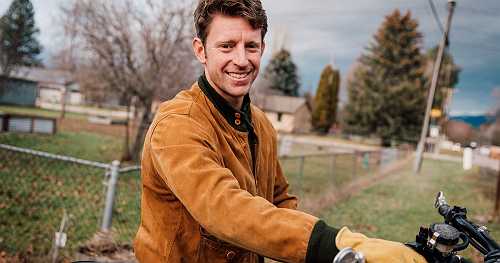 Democrats are talking about a midterm blue wave. A Montana smokejumper could help make it a reality.