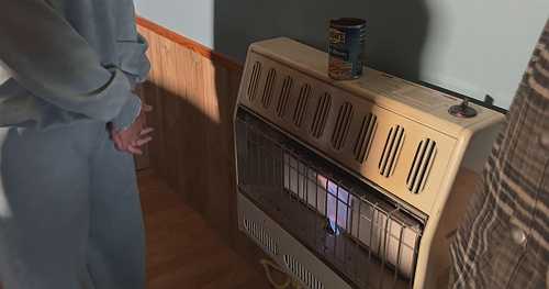 Mississippi families face prolonged power outages with no way to follow boil-water advisories