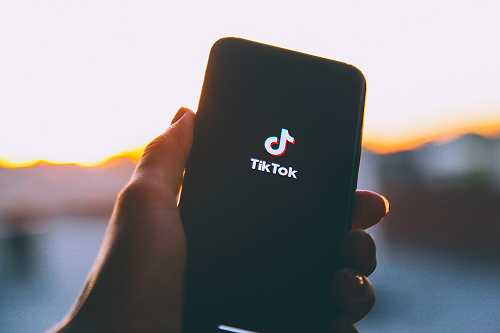 TikTok Prepping U.S.-Only App as Mystery Billionaire Squad Eyes Buyout