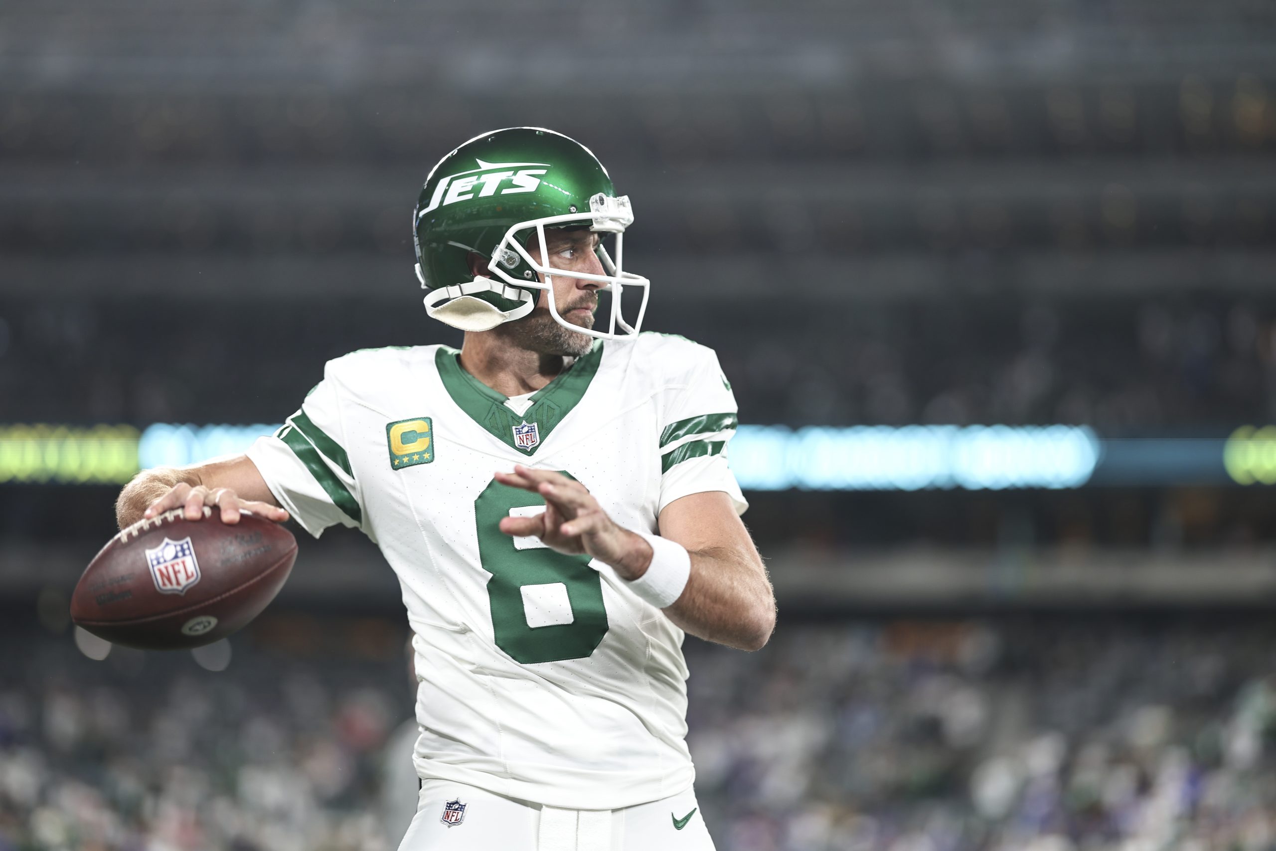 Aaron Rodgers Signs Final One-Year Deal with Steelers at 41