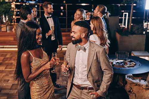 Ballerific Dating: Hot Spots to Meet Mr. Right Beyond the Apps