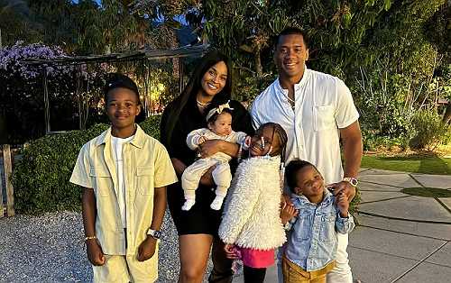 CIARA CELEBRATES HER STRETCH MARKS AFTER FOUR KIDS: 