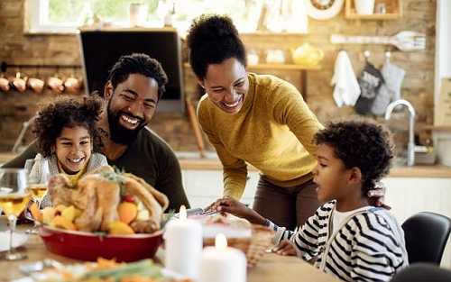 CUTE AND FUN THANKSGIVING CRAFTING IDEAS TO KEEP KIDS BUSY BEFORE DINNER