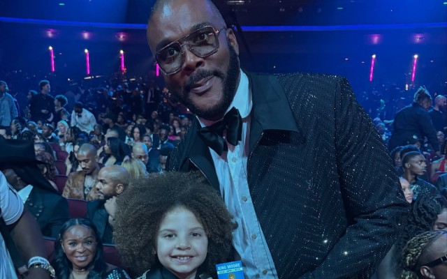 KING MOORE RUBS SHOULDERS WITH CIARA, BABYFACE AND MORE AT 2025 BET AWARDS