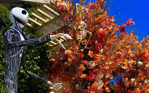 KHLOE KARDASHIAN GOES ALL OUT FOR HALLOWEEN WITH DECOR INSPIRED BY HER KIDS TRUE AND TATUM