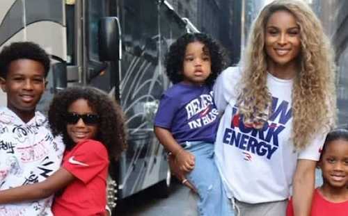 CIARA SAYS SHE’S A “PARTIAL HELICOPTER MOM” AND HER BIGGEST FEAR IS WHERE KIDS GET THEIR INFORMATION