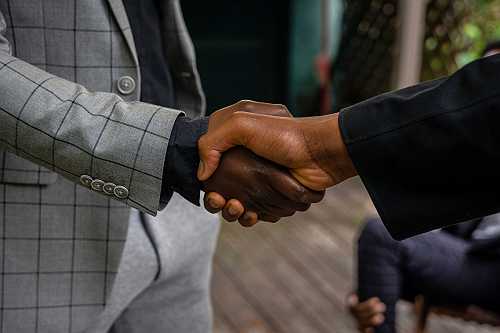 9 Strategies To Use When Negotiating Contracts With Vendors