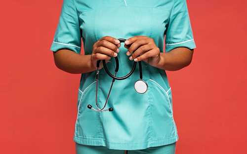 Fulton County Jail Nurse Gets Arrested After Sneaking Drugs And Wings To Inmates For Cash