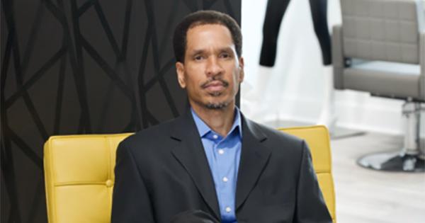 Black Cubicle Worker Able to Leave His Job after Learning To Trade Options, Now Teaching Others How To Trade and Change Their Financial Future