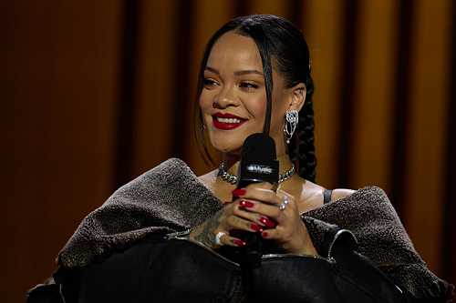 Fenty Fake-Out Of For RIH-l? Rihanna RIHignites R9 Rumors After She