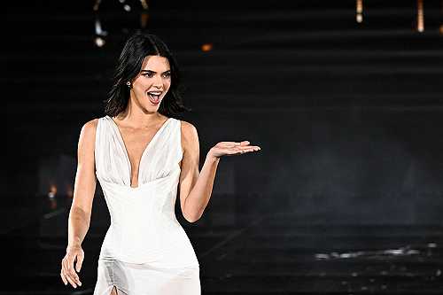 Kendall Jenner Trolls Her Long List Of Losing Athlete Exes In New Super Bowl Ad: 
