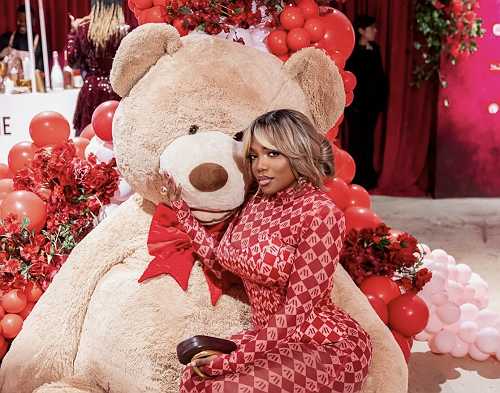 Cupid’s Angels: A Gallery Of Baddie Bombshells, Heart-Eyed Hautties & Lover Girlies Who Slayyyed On Valentine’s Day 2026