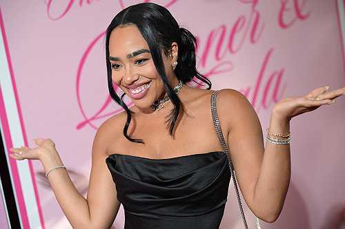 9-to-5 Hater B. Simone Dragged After Saying She’s Now Forced To Shop At H&M Due To Money Problems