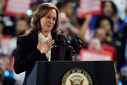 Kamala Harris’ Response To Hecklers Goes Viral: “I’m Not President Right Now, There’s Nothing I Can Do”