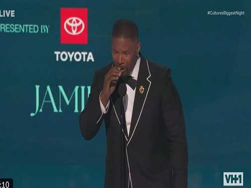 Jamie Foxx cries as he accepts Ultimate Icon Award at BET Awards: 