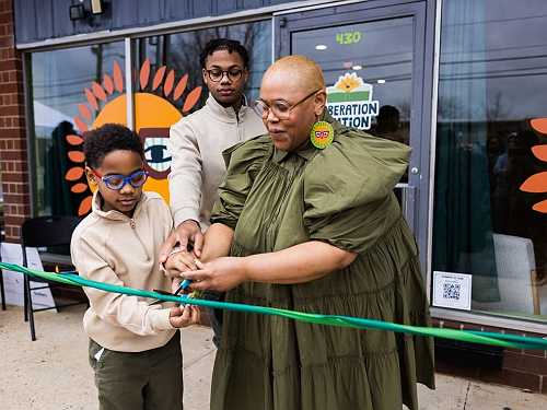 Meet the mompreneur who reopened the only Black-owned children’s bookstore despite death threats&nbsp; - Face2Face Africa