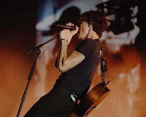 Shawn Mendes at The O2: A Triumphant Return Full of Emotion and Surprises - CelebMix