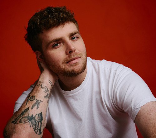 Alex Warren announces UK and Europe tour for 2026 - CelebMix