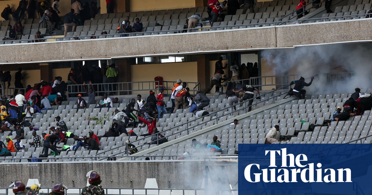Kenyan police fire teargas to disperse mourners at Raila Odinga