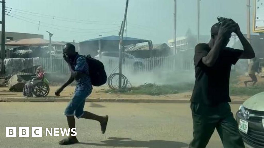Nnamdi Kanu: Nigeria police fire tear gas at Abuja protesters