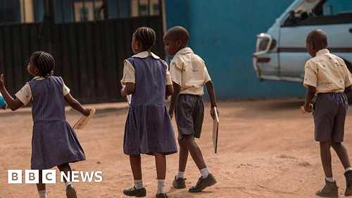 Nigeria cancels mother-tongue teaching in primary schools and reverts to English