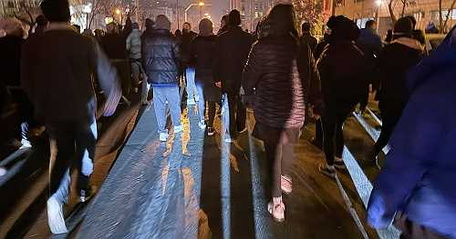 Iran: thousands attend mass funerals for killed security forces in Tehran | Africanews