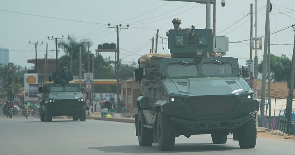 Uganda: tensions between police and protesters as Museveni leads polls | Africanews